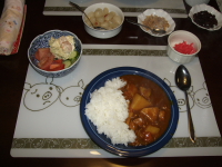 メインディッシュはカレーライス